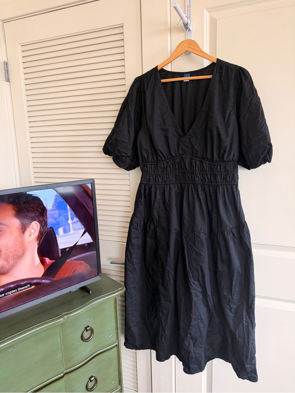 Old Navy Black V-Neck Puff Sleeve Midi Dress
